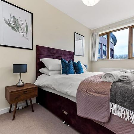 Large Group & Contractor Booking! Duplex W/Parking Milton Keynes Eksteriør billede