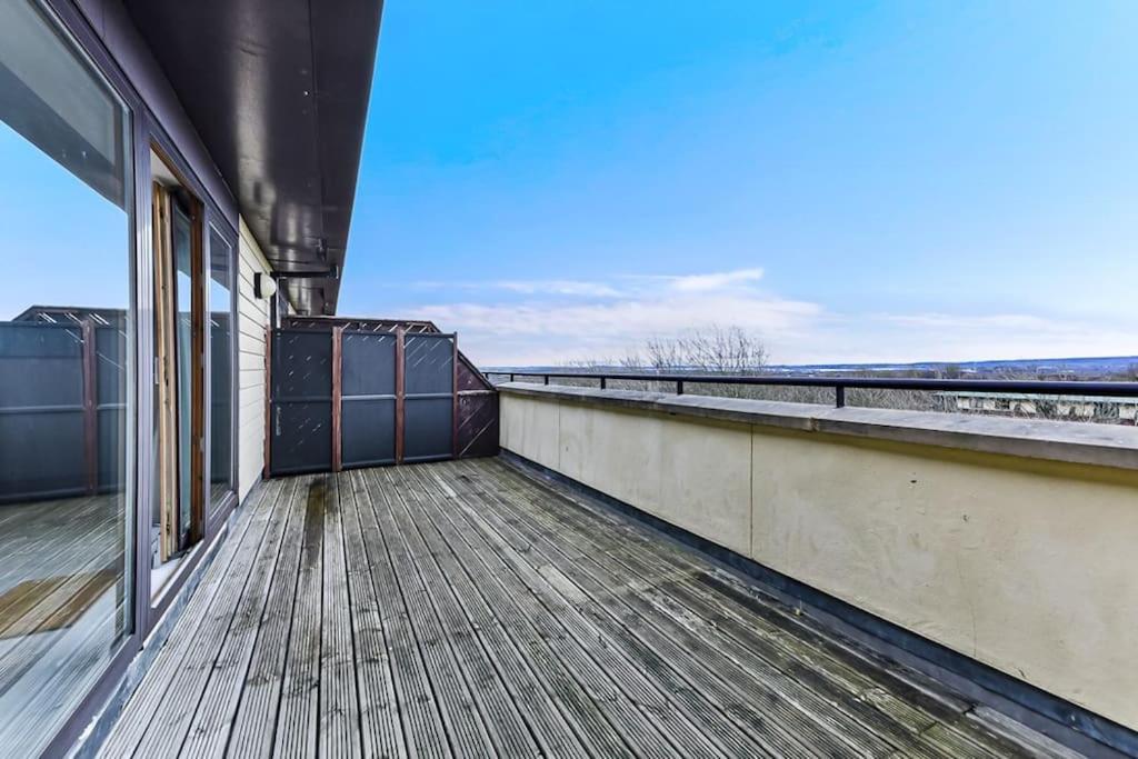 Large Group & Contractor Booking! Duplex W/Parking Milton Keynes Eksteriør billede